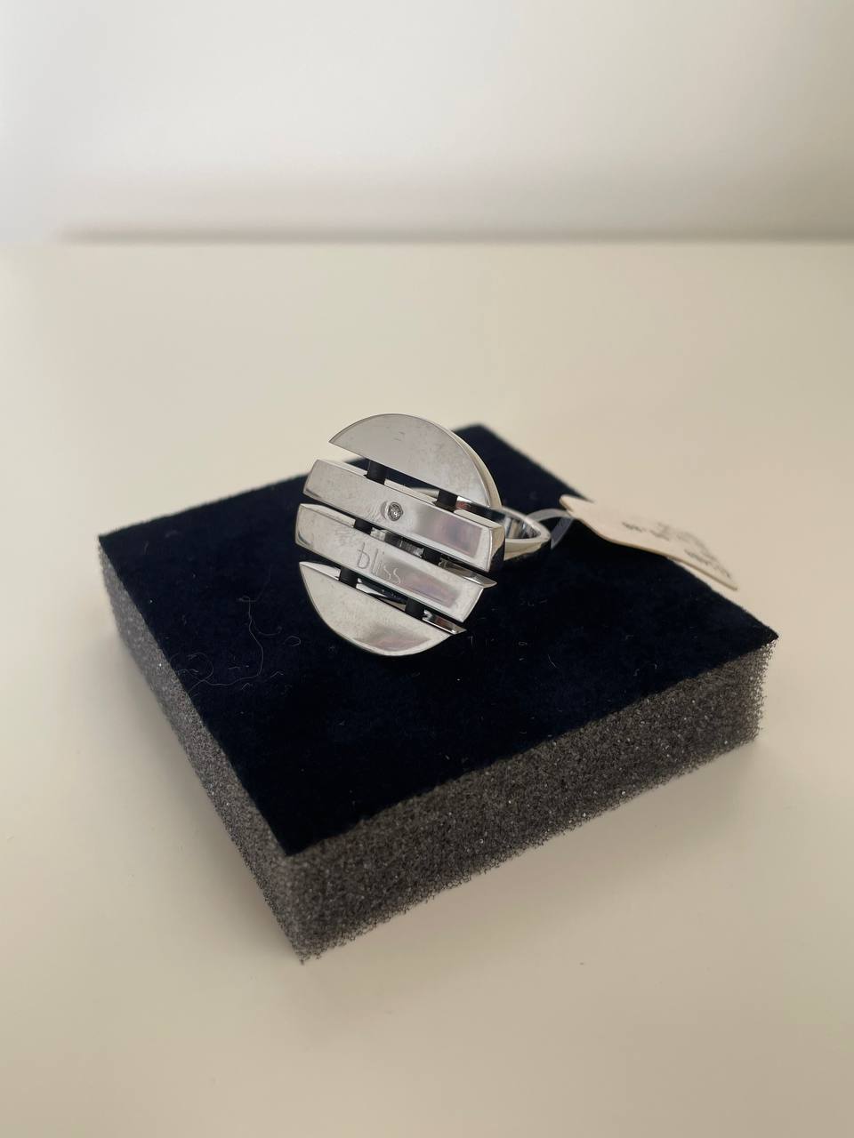 Кольцо массивное круг